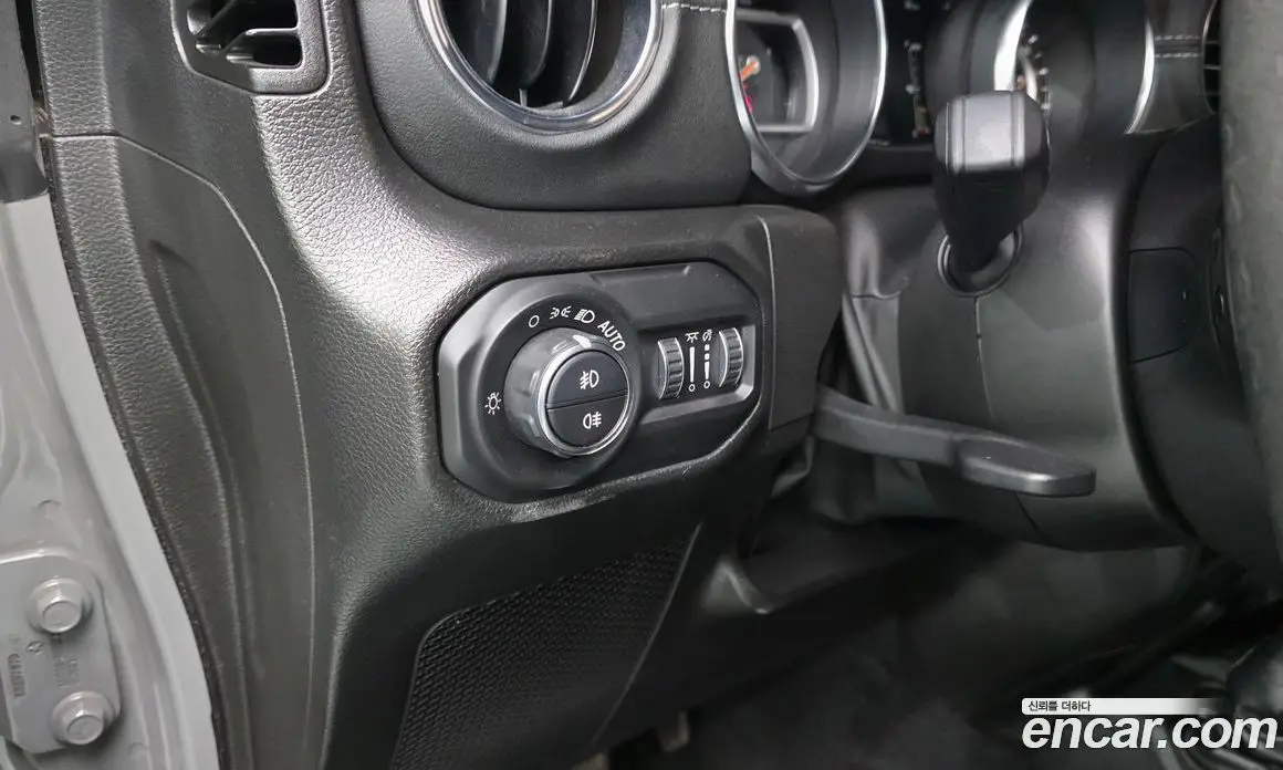 Jeep Wrangler 2022 2.0 автомат (гидро), фото 24 Jeep Wrangler 2022 2.0 автомат (гидро), фото 24