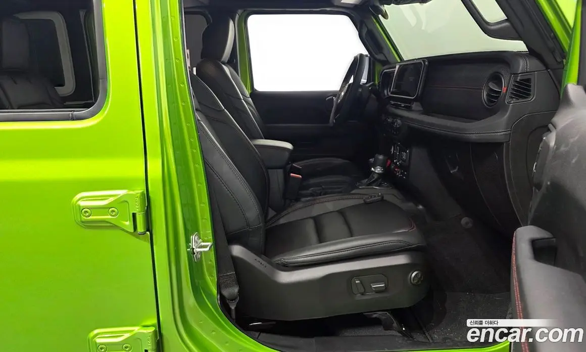 Jeep Wrangler 2025 2.0 автомат (гидро), фото 16 Jeep Wrangler 2025 2.0 автомат (гидро), фото 16