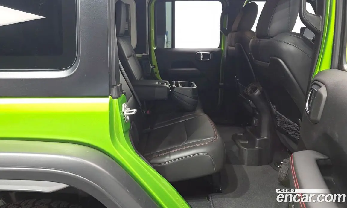 Jeep Wrangler 2025 2.0 автомат (гидро), фото 17 Jeep Wrangler 2025 2.0 автомат (гидро), фото 17