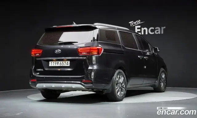 Kia Carnival 2020 2.2 автомат (гидро), миниатюра 2