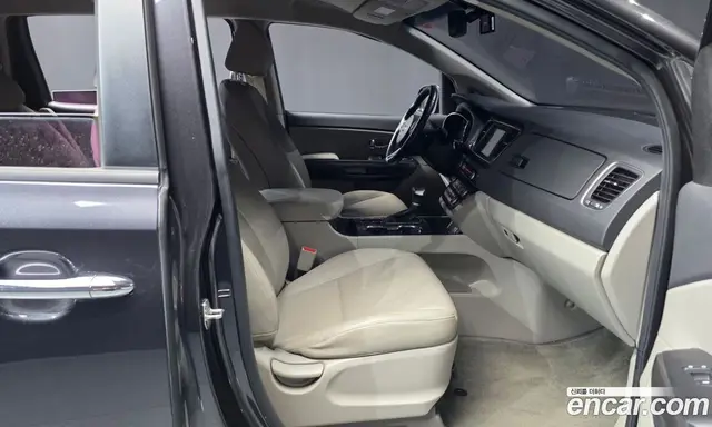 Kia Carnival 2020 2.2 автомат (гидро), миниатюра 11