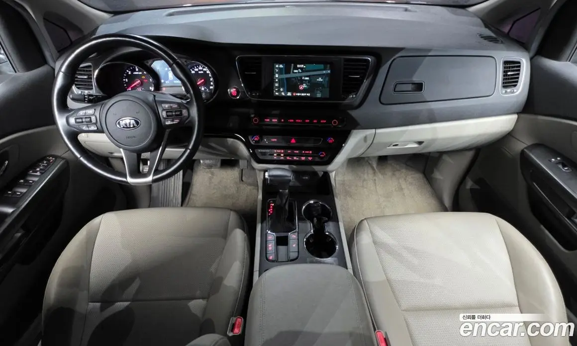 Kia Carnival 2020 2.2 автомат (гидро), фото 7