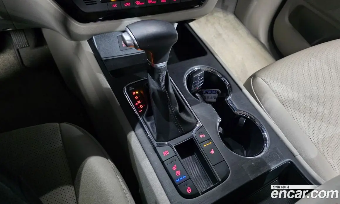 Kia Carnival 2020 2.2 автомат (гидро), фото 9