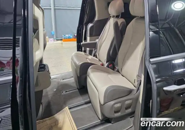 Kia Carnival 2024 3.5 автомат (гидро), миниатюра 8