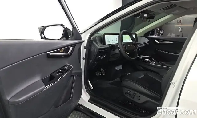 Kia EV6 2023 0.1 автомат (гидро), миниатюра 10