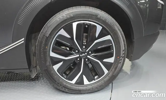 Kia EV6 2023 0.1 автомат (гидро), миниатюра 7