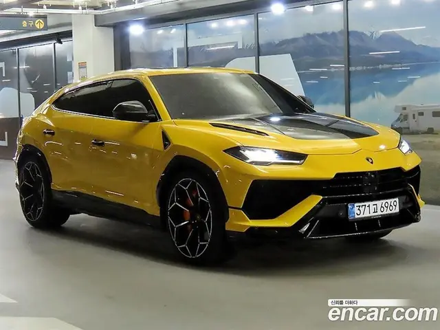 Lamborghini Urus 2024 4.0 автомат (гидро), миниатюра 1 Lamborghini Urus 2024 4.0 автомат (гидро), миниатюра 1