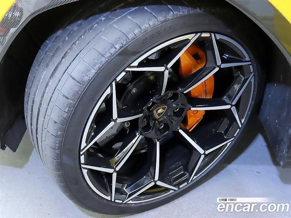 Lamborghini Urus 2024 4.0 автомат (гидро), фото 20 Lamborghini Urus 2024 4.0 автомат (гидро), фото 20