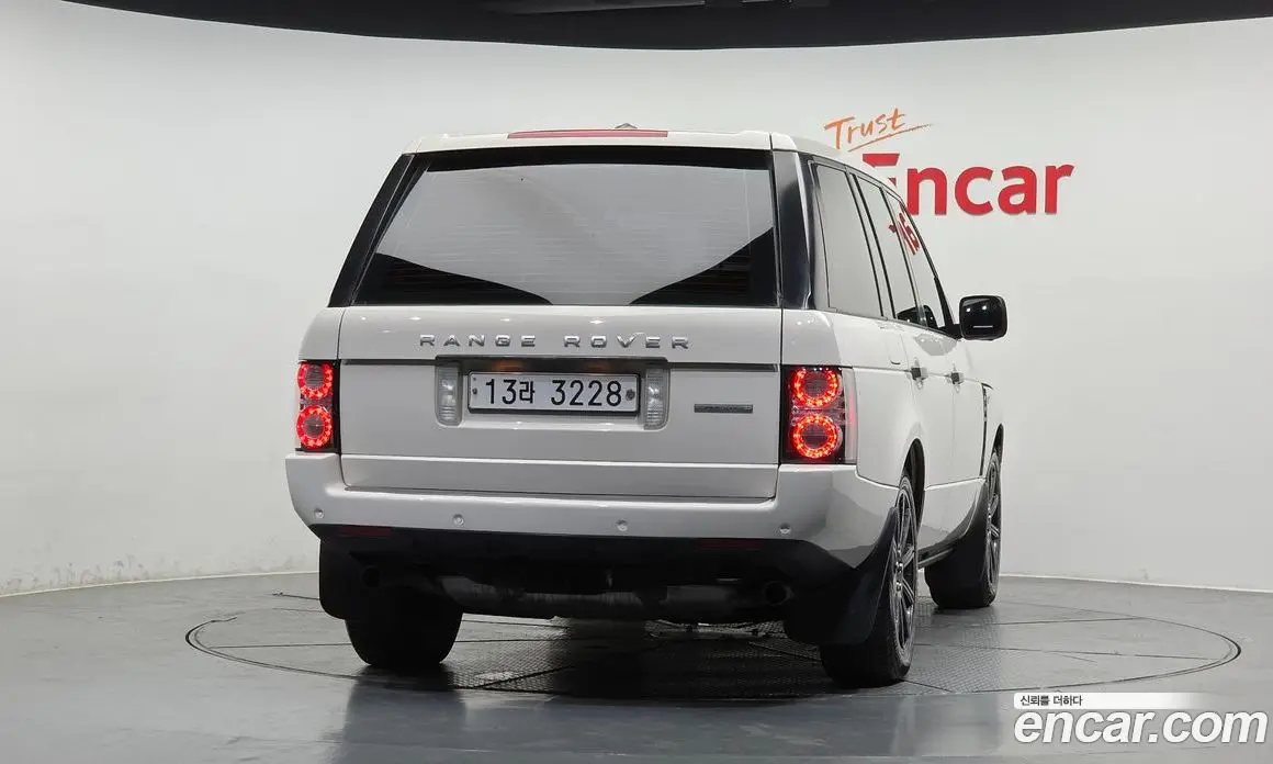 Land Rover Range Rover 2010 5.0 автомат (гидро), фото 4 Land Rover Range Rover 2010 5.0 автомат (гидро), фото 4