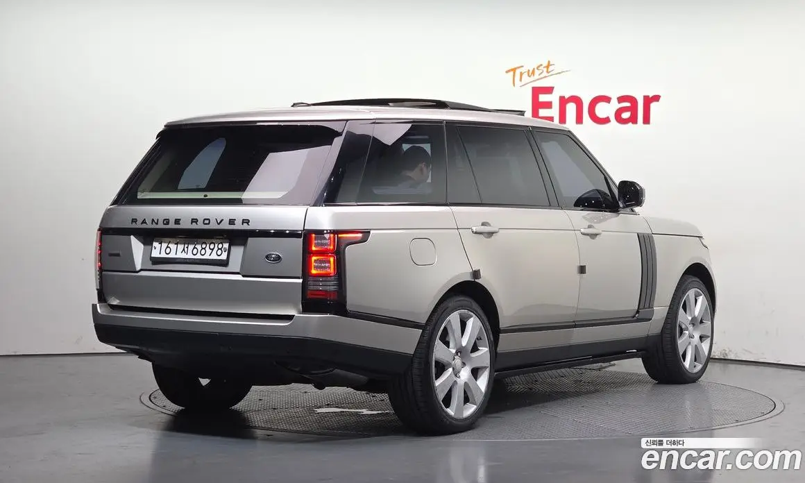 Land Rover Range Rover 2015 4.4 автомат (гидро), фото 2 Land Rover Range Rover 2015 4.4 автомат (гидро), фото 2