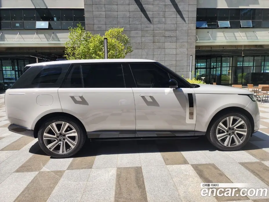 Land Rover Range Rover 2025 4.4 автомат (гидро), фото 6 Land Rover Range Rover 2025 4.4 автомат (гидро), фото 6