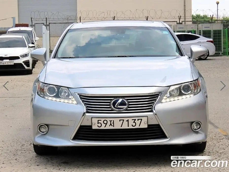 Lexus ES 2014 2.5 автомат (вариатор), фото 2 Lexus ES 2014 2.5 автомат (вариатор), фото 2