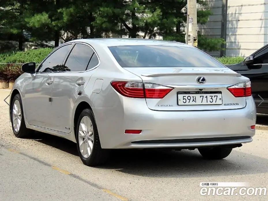 Lexus ES 2014 2.5 автомат (вариатор), фото 3 Lexus ES 2014 2.5 автомат (вариатор), фото 3
