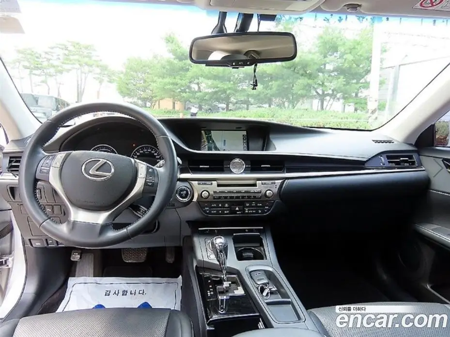 Lexus ES 2014 2.5 автомат (вариатор), фото 7 Lexus ES 2014 2.5 автомат (вариатор), фото 7