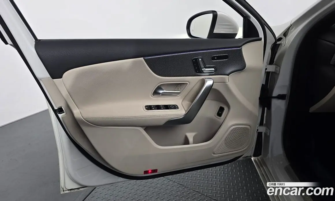 Mercedes-Benz A-Class 2022 2.0 автомат (гидро), фото 13 Mercedes-Benz A-Class 2022 2.0 автомат (гидро), фото 13
