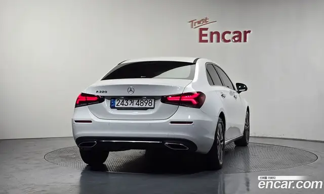 Mercedes-Benz A-Class 2022 2.0 автомат (гидро), миниатюра 3 Mercedes-Benz A-Class 2022 2.0 автомат (гидро), миниатюра 3