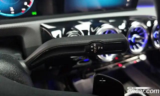 Mercedes-Benz A-Class 2023 2.0 автомат (гидро), миниатюра 12