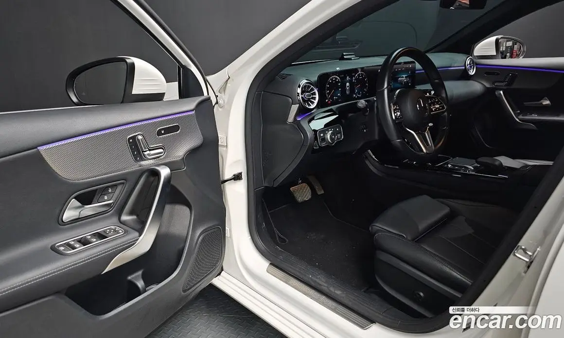 Mercedes-Benz A-Class 2023 2.0 автомат (гидро), фото 17 Mercedes-Benz A-Class 2023 2.0 автомат (гидро), фото 17