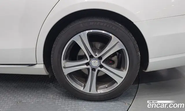 Mercedes-Benz E-Class 2016 2.0 автомат (гидро), миниатюра 6