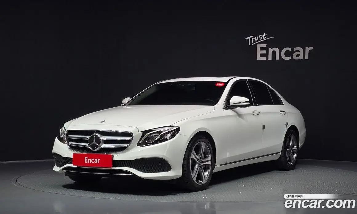 Mercedes-Benz E-Class 2017 2.0 автомат (гидро), фото 1 Mercedes-Benz E-Class 2017 2.0 автомат (гидро), фото 1