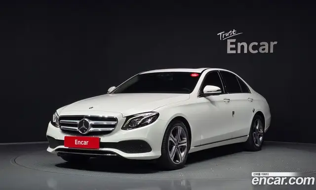 Mercedes-Benz E-Class 2017 2.0 автомат (гидро), миниатюра 1 Mercedes-Benz E-Class 2017 2.0 автомат (гидро), миниатюра 1