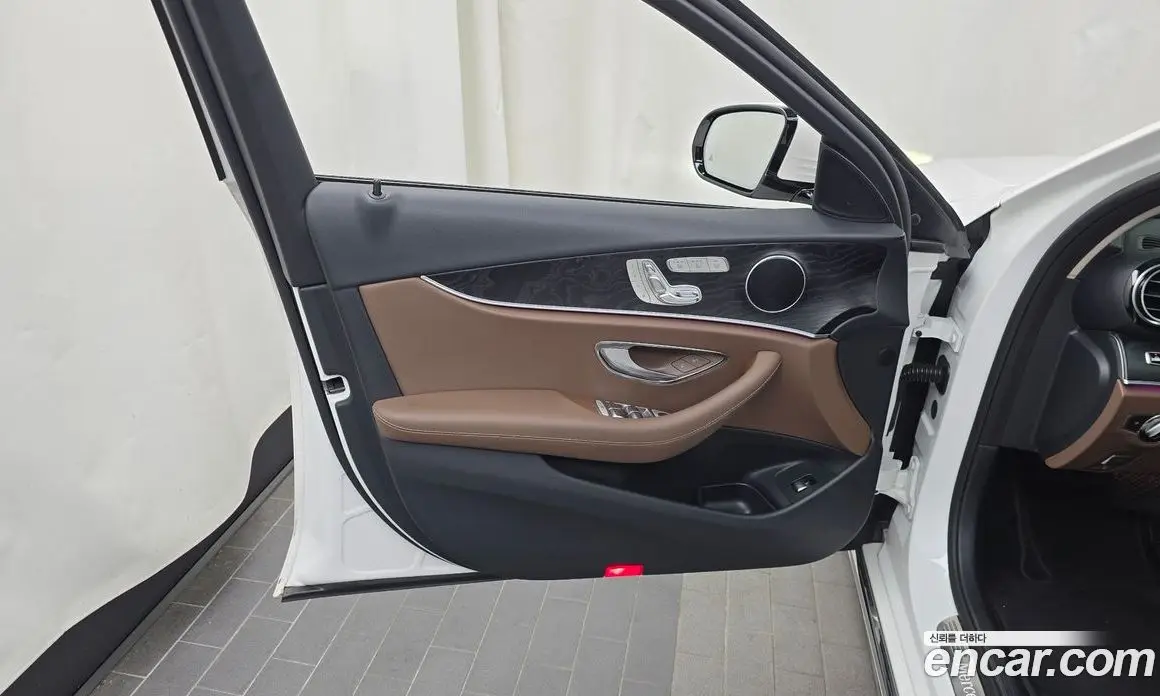 Mercedes-Benz E-Class 2017 2.0 автомат (гидро), фото 14 Mercedes-Benz E-Class 2017 2.0 автомат (гидро), фото 14