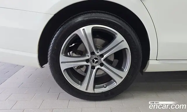 Mercedes-Benz E-Class 2017 2.0 автомат (гидро), миниатюра 5 Mercedes-Benz E-Class 2017 2.0 автомат (гидро), миниатюра 5