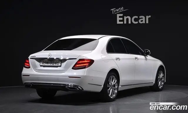 Mercedes-Benz E-Class 2017 1.9 автомат (гидро), миниатюра 2