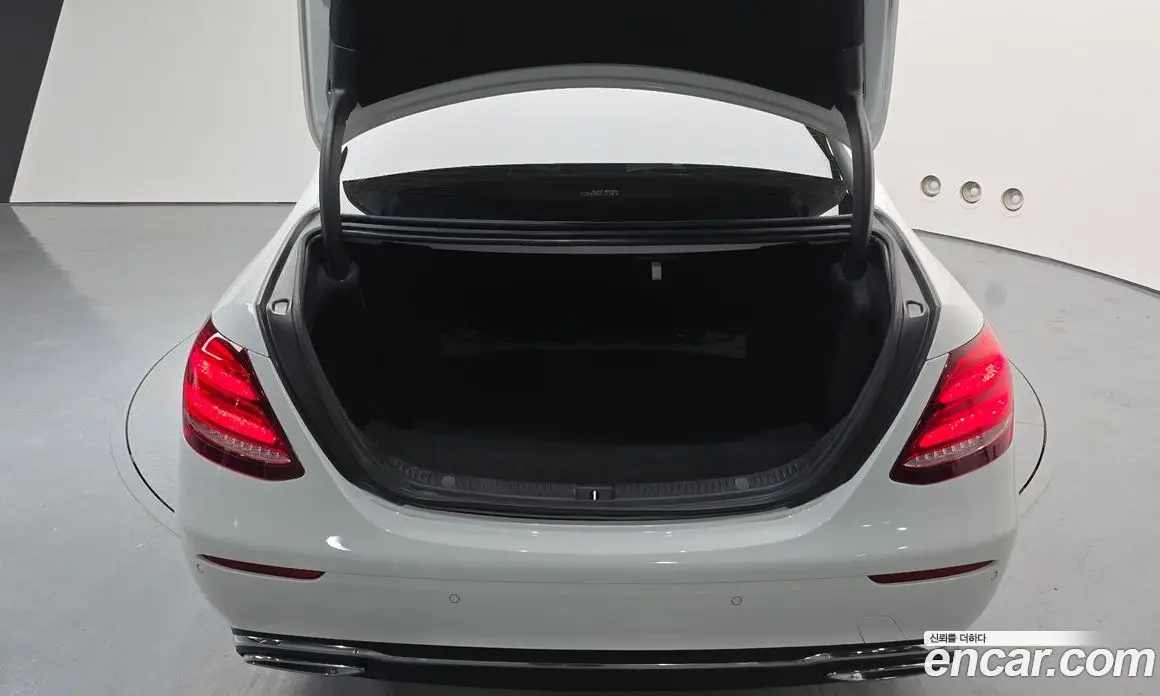 Mercedes-Benz E-Class 2017 1.9 автомат (гидро), фото 20