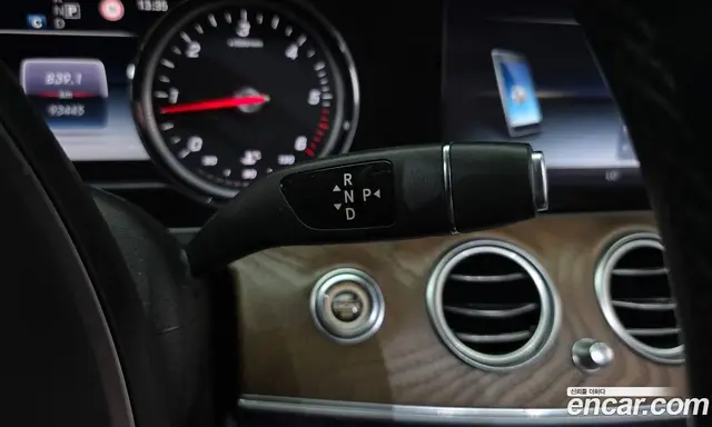 Mercedes-Benz E-Class 2017 1.9 автомат (гидро), миниатюра 9