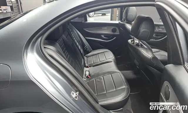 Mercedes-Benz E-Class 2018 2.0 автомат (гидро), миниатюра 11