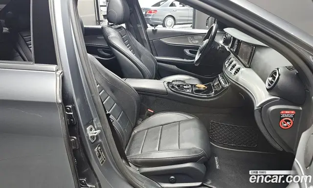 Mercedes-Benz E-Class 2018 2.0 автомат (гидро), миниатюра 10