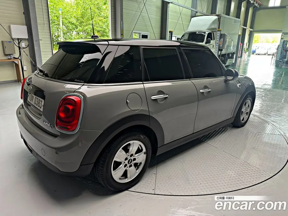 Mini Cooper 2016 1.5 автомат (гидро), фото 4