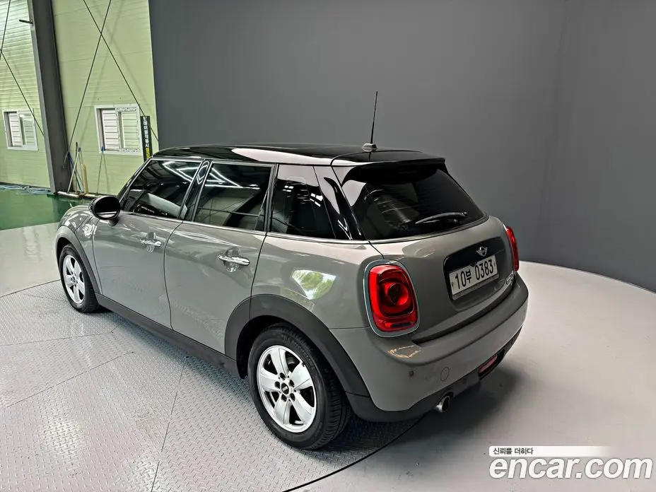 Mini Cooper 2016 1.5 автомат (гидро), фото 5