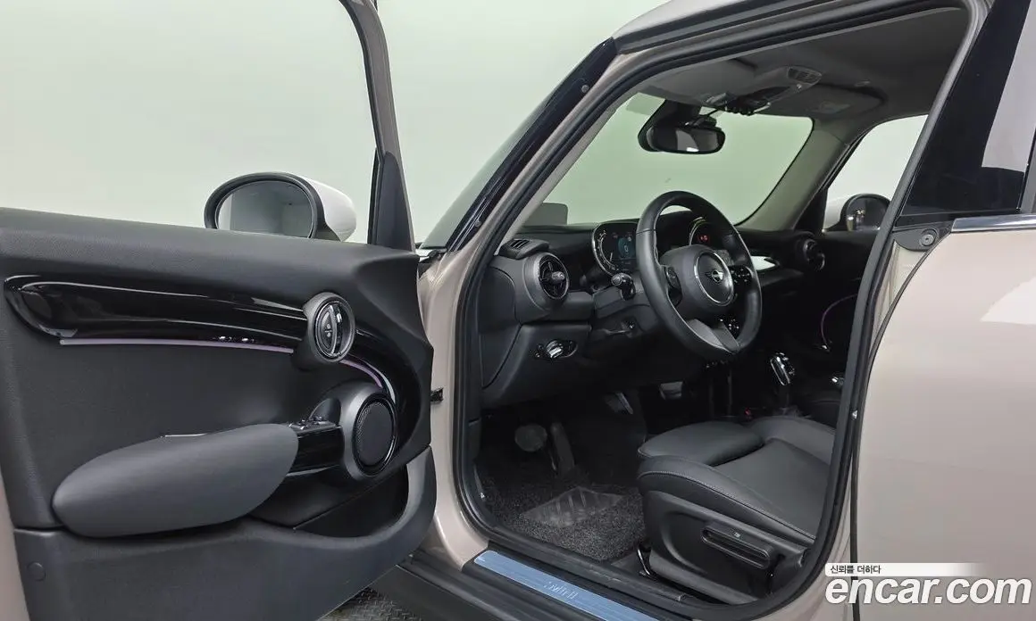 Mini Cooper 2023 1.5 автомат (гидро), фото 13