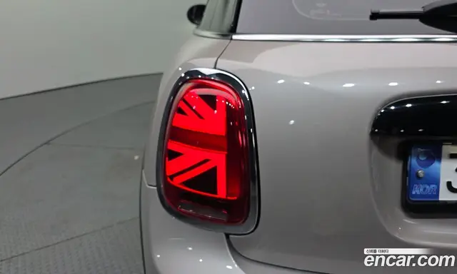 Mini Cooper 2023 1.5 автомат (гидро), миниатюра 9