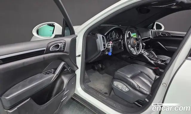 Porsche Cayenne 2016 3.0 автомат (гидро), миниатюра 10 Porsche Cayenne 2016 3.0 автомат (гидро), миниатюра 10