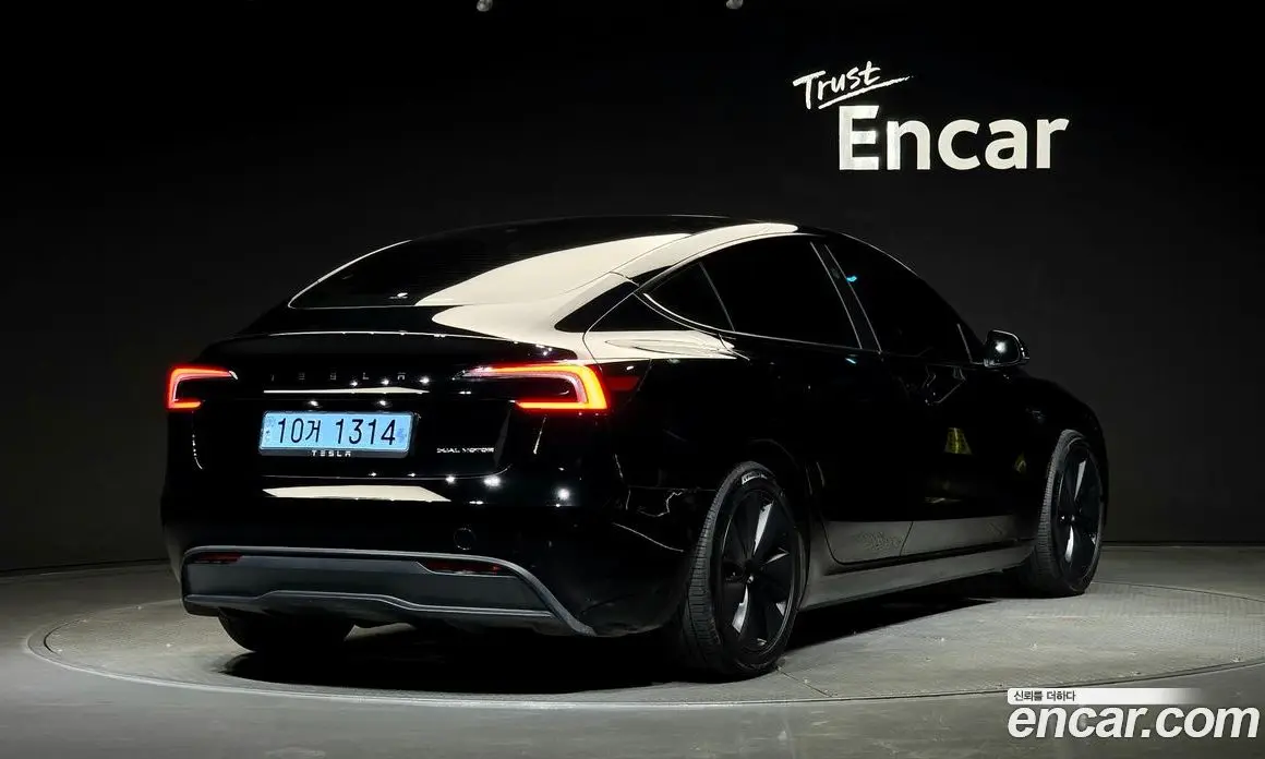 Tesla Model 3 2024 0.2 автомат (гидро), фото 2 Tesla Model 3 2024 0.2 автомат (гидро), фото 2