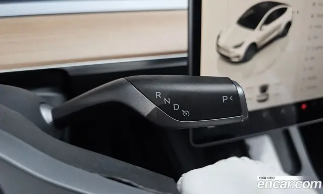 Tesla Model Y 2024 0.2 автомат (гидро), миниатюра 12