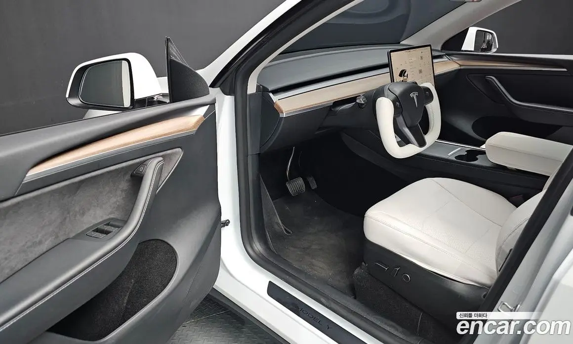 Tesla Model Y 2024 0.2 автомат (гидро), фото 17