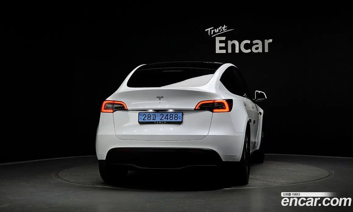 Tesla Model Y 2024 0.2 автомат (гидро), фото 4