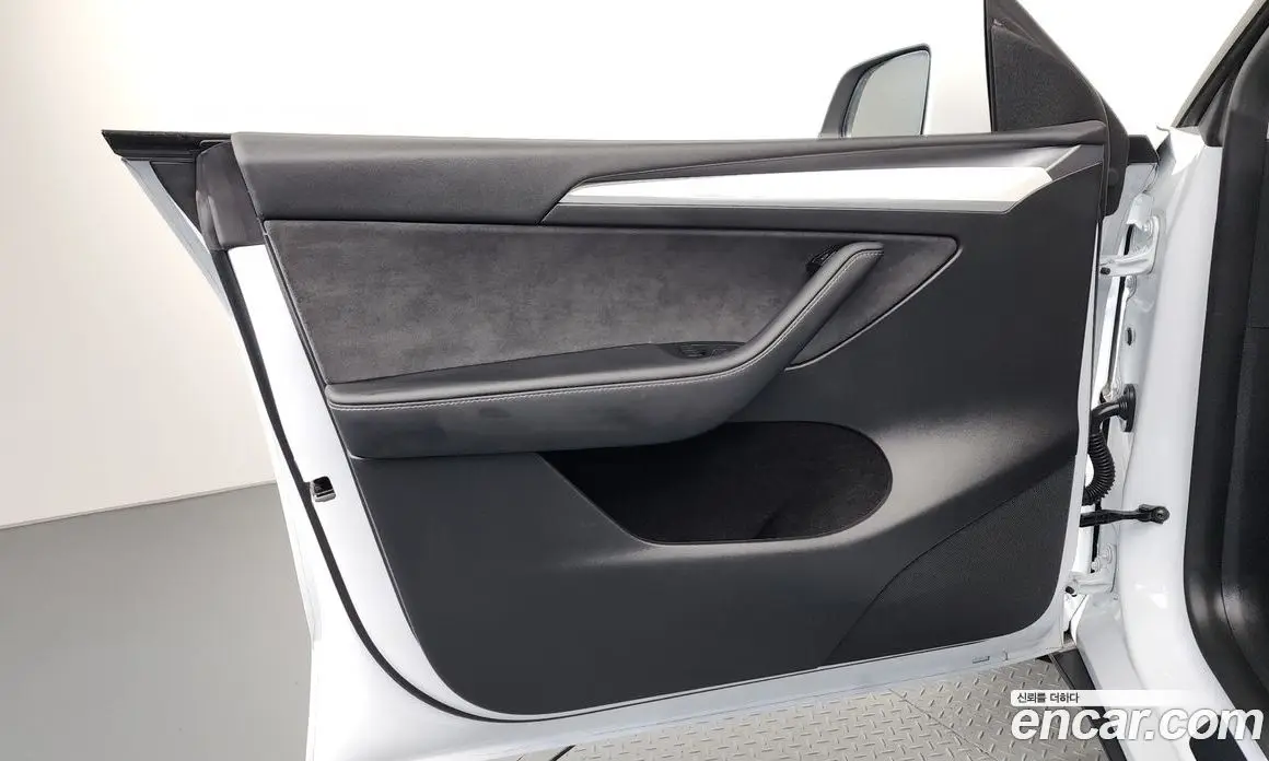 Tesla Model Y 2025 0.2 автомат (гидро), фото 14 Tesla Model Y 2025 0.2 автомат (гидро), фото 14