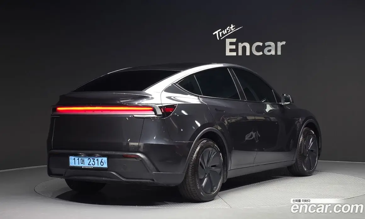 Tesla Model Y 2026 0.2 автомат (гидро), фото 2 Tesla Model Y 2026 0.2 автомат (гидро), фото 2