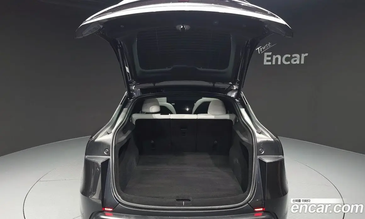 Tesla Model Y 2026 0.2 автомат (гидро), фото 20 Tesla Model Y 2026 0.2 автомат (гидро), фото 20