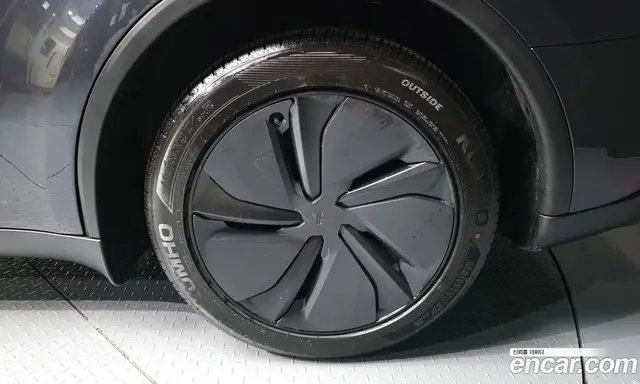Tesla Model Y 2026 0.2 автомат (гидро), миниатюра 5 Tesla Model Y 2026 0.2 автомат (гидро), миниатюра 5