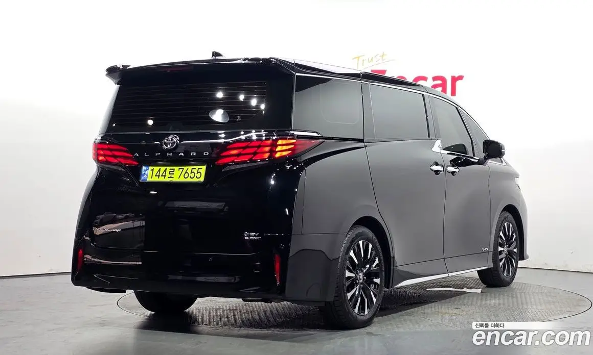 Toyota Alphard 2024 2.5 автомат (гидро), фото 2 Toyota Alphard 2024 2.5 автомат (гидро), фото 2