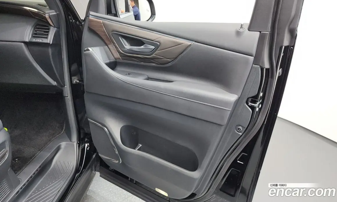 Toyota Alphard 2025 2.5 автомат (гидро), фото 14 Toyota Alphard 2025 2.5 автомат (гидро), фото 14