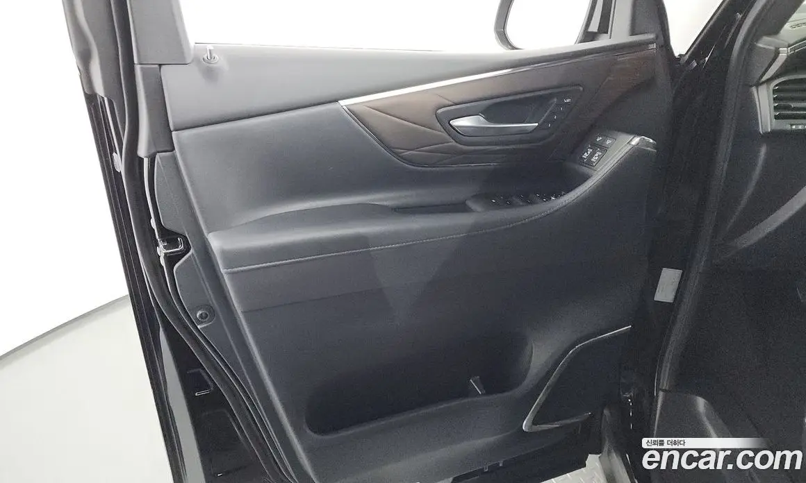 Toyota Alphard 2025 2.5 автомат (гидро), фото 15 Toyota Alphard 2025 2.5 автомат (гидро), фото 15