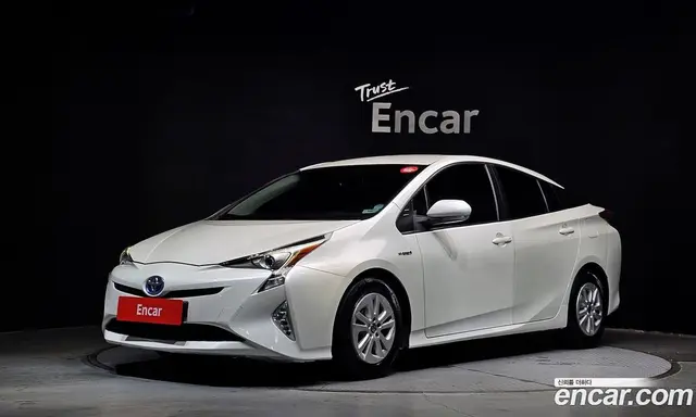 Toyota Prius 2017 1.8 автомат (гидро), миниатюра 1 Toyota Prius 2017 1.8 автомат (гидро), миниатюра 1