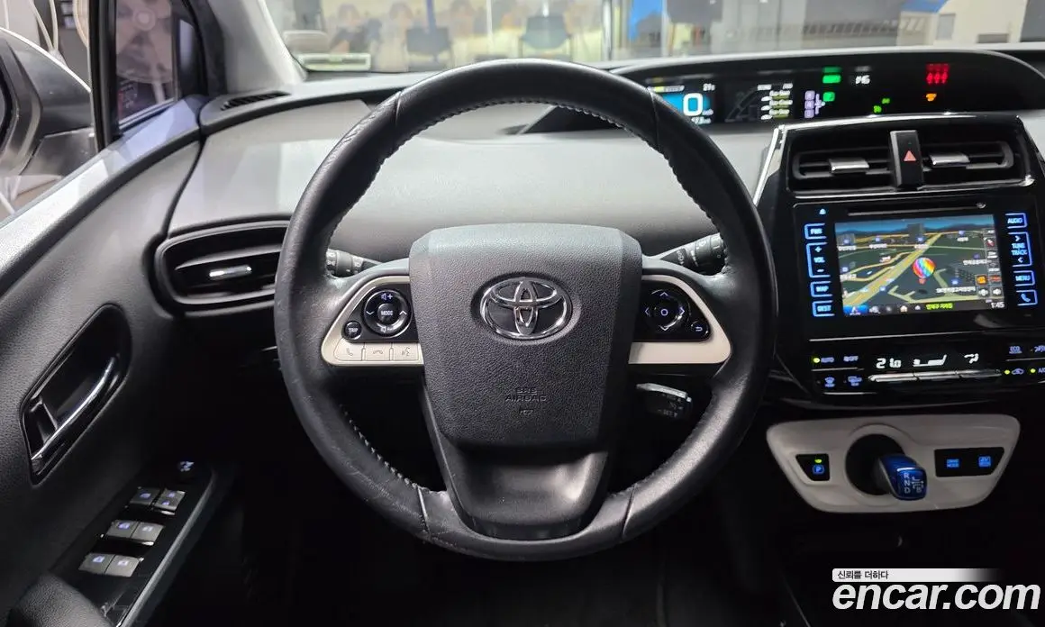 Toyota Prius 2017 1.8 автомат (гидро), фото 13 Toyota Prius 2017 1.8 автомат (гидро), фото 13